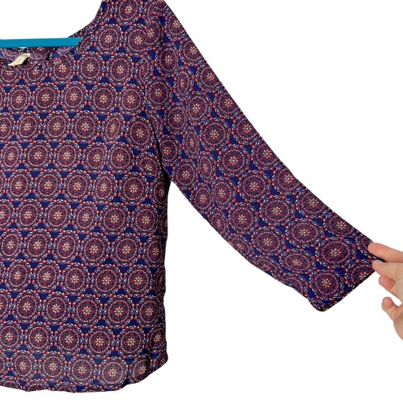 Japna Kaleidoscope Medallion Print Knotted Open Back Blouse - Picture 5 of 10